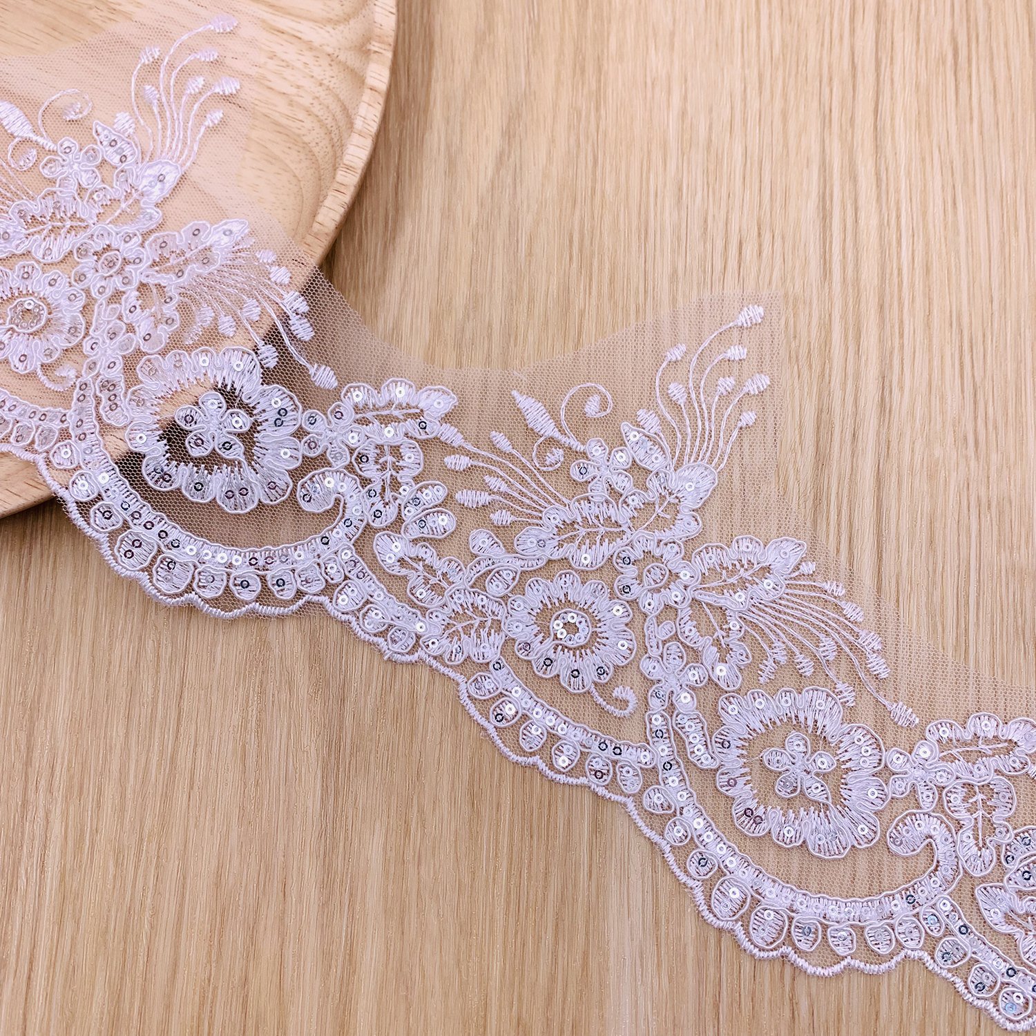 Wholesale Price Polyester Encaje Embroidery White French Flowers Sequin Lace Trim