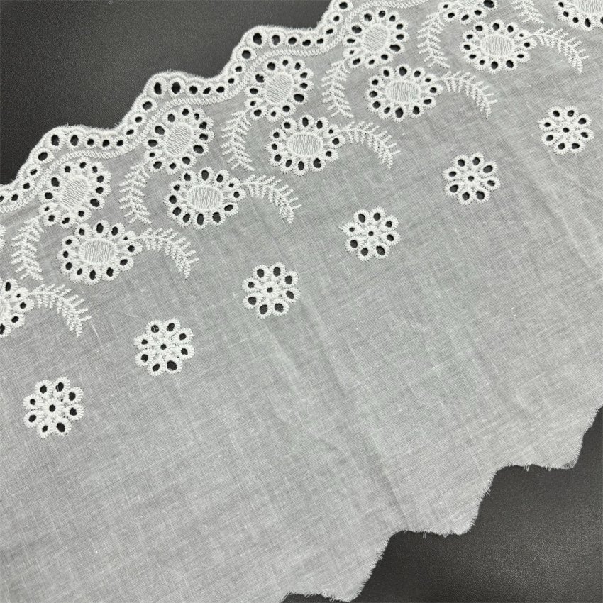 Fine woven cotton fabric carvend holes Trimming lace water soluble Embroidery border lace trim garment