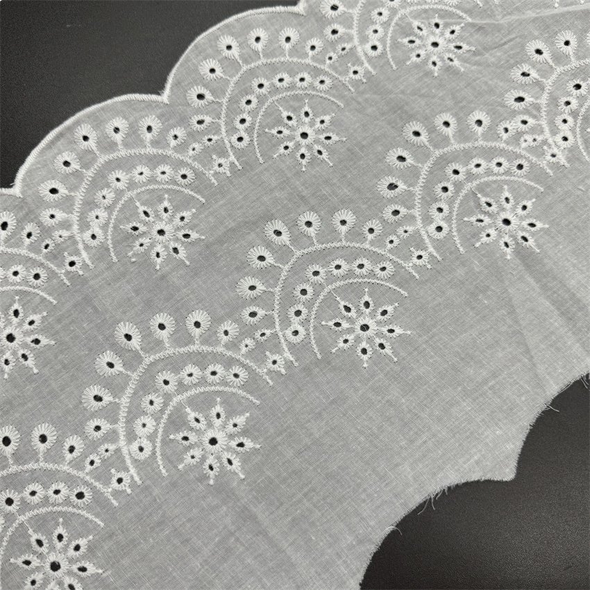 Fine woven cotton fabric carvend holes Trimming lace water soluble Embroidery border lace trim garment