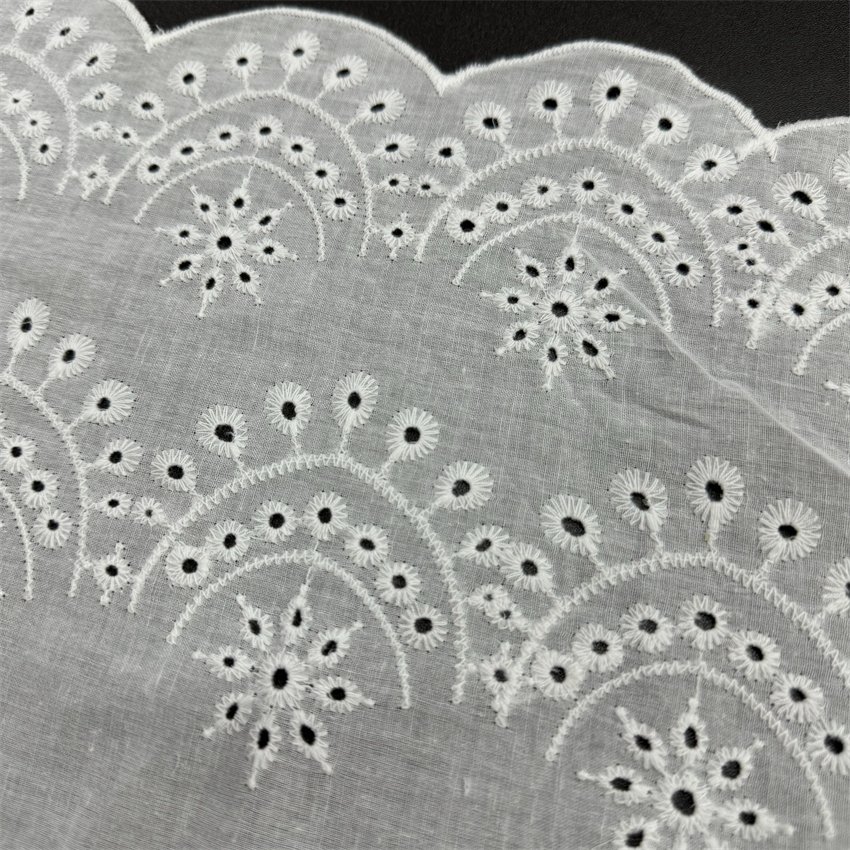 Fine woven cotton fabric carvend holes Trimming lace water soluble Embroidery border lace trim garment