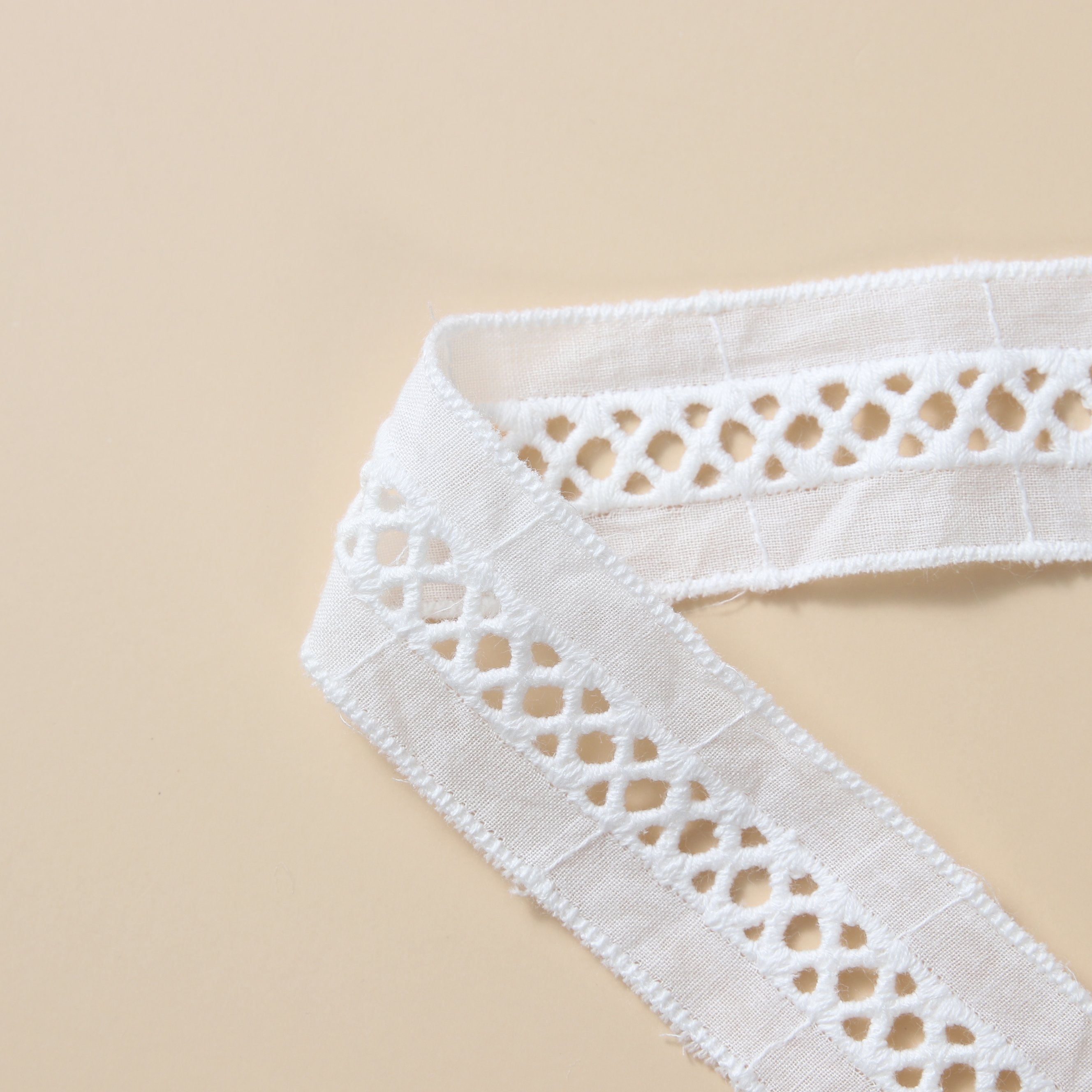 Factory Embroidery Lace Fabric Embroidered Lace Fabric Polyester white embroidery lace trim for Dress