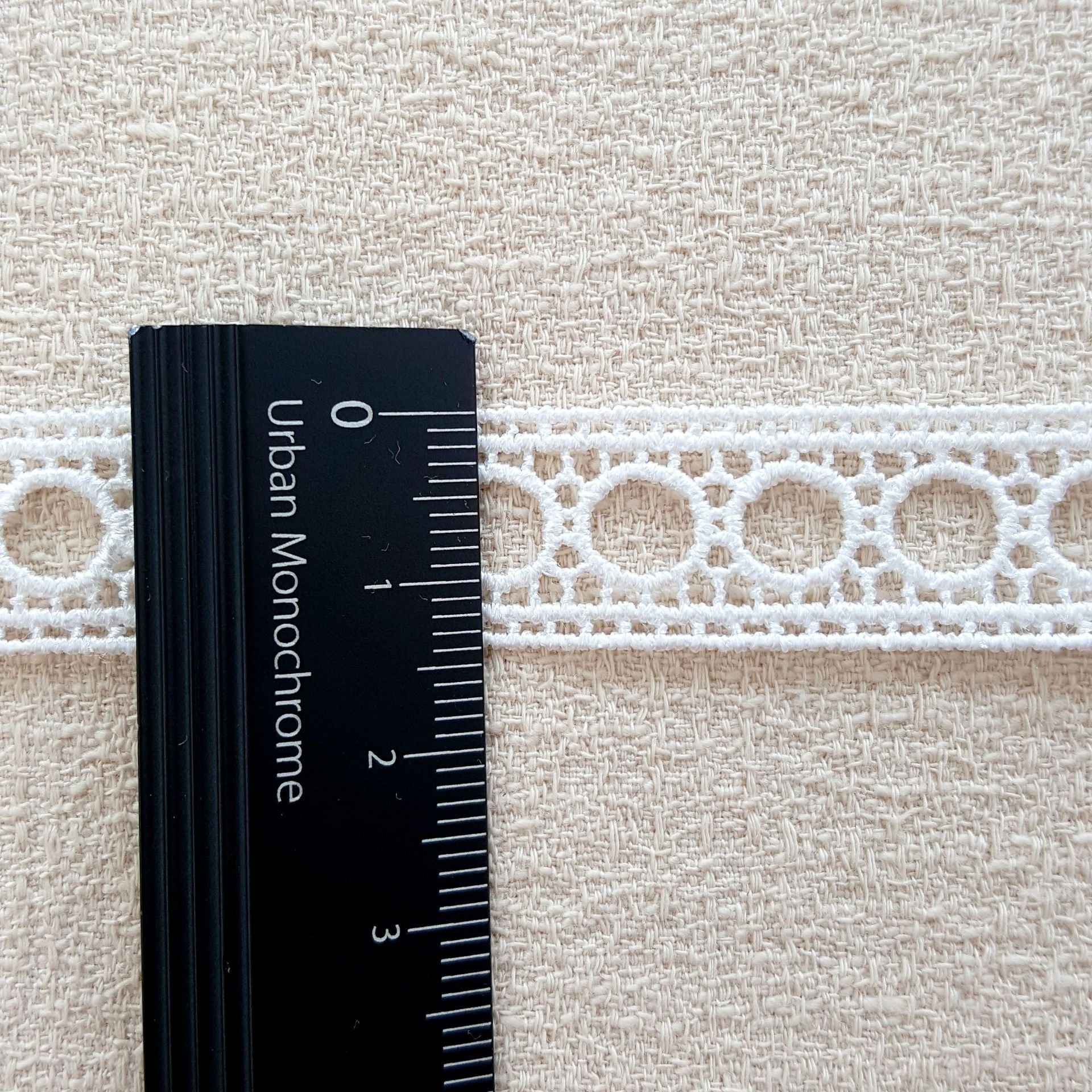 Custom Wholesale Price White Lace Dentelle Embroidery Water Soluble Hollow Circle Guipure Polyester Lace Fabric Trim