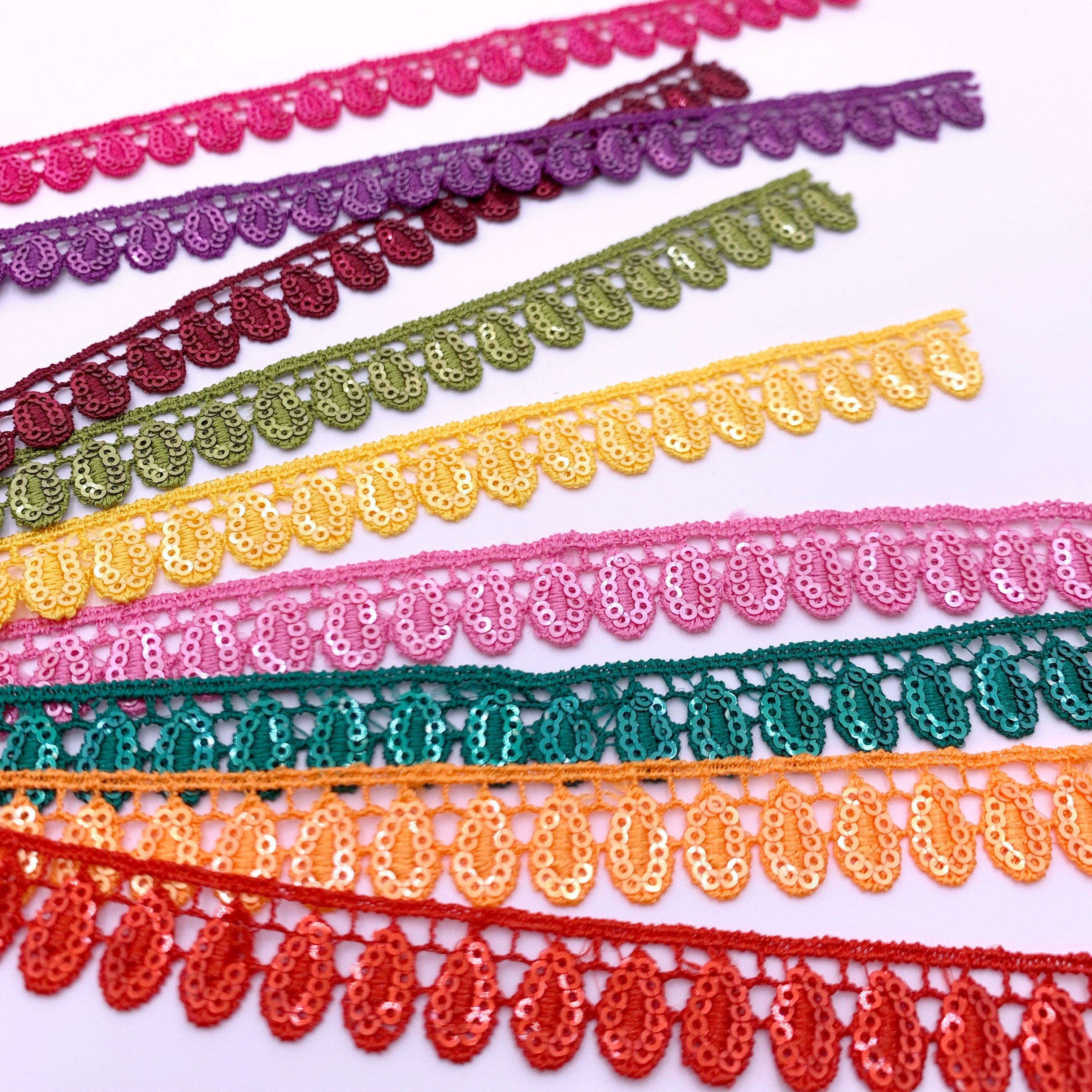 Factory Manufacturer Free Samples African Shiny Lace Embroidery Multicolor Sequined Lace Fabric Trim For Wedding Party Dress