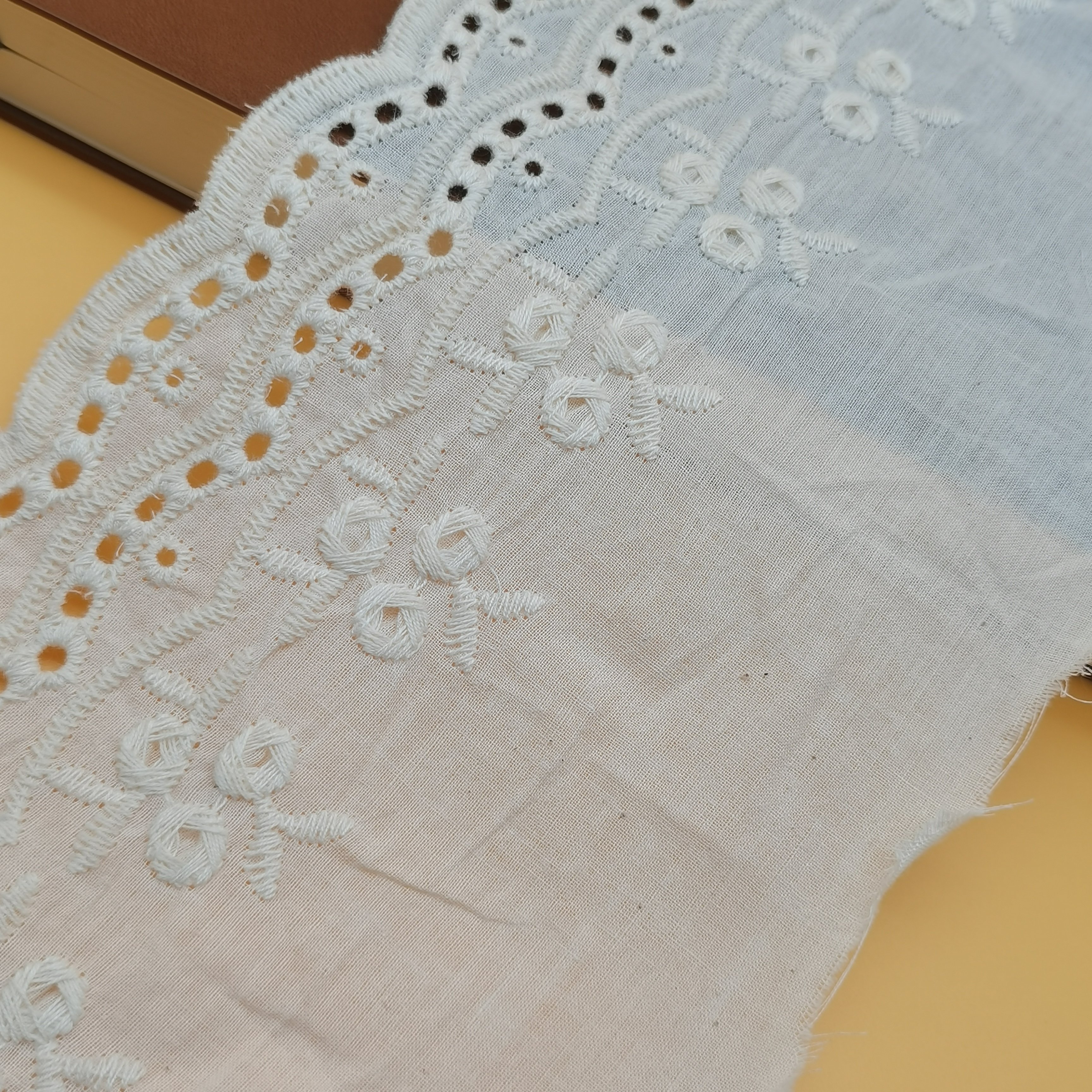 Wholesale 100% Cotton Eyelet Flower Lace Fabric Trim with Embroidery Insertion White Lace for Dresses and Clothing