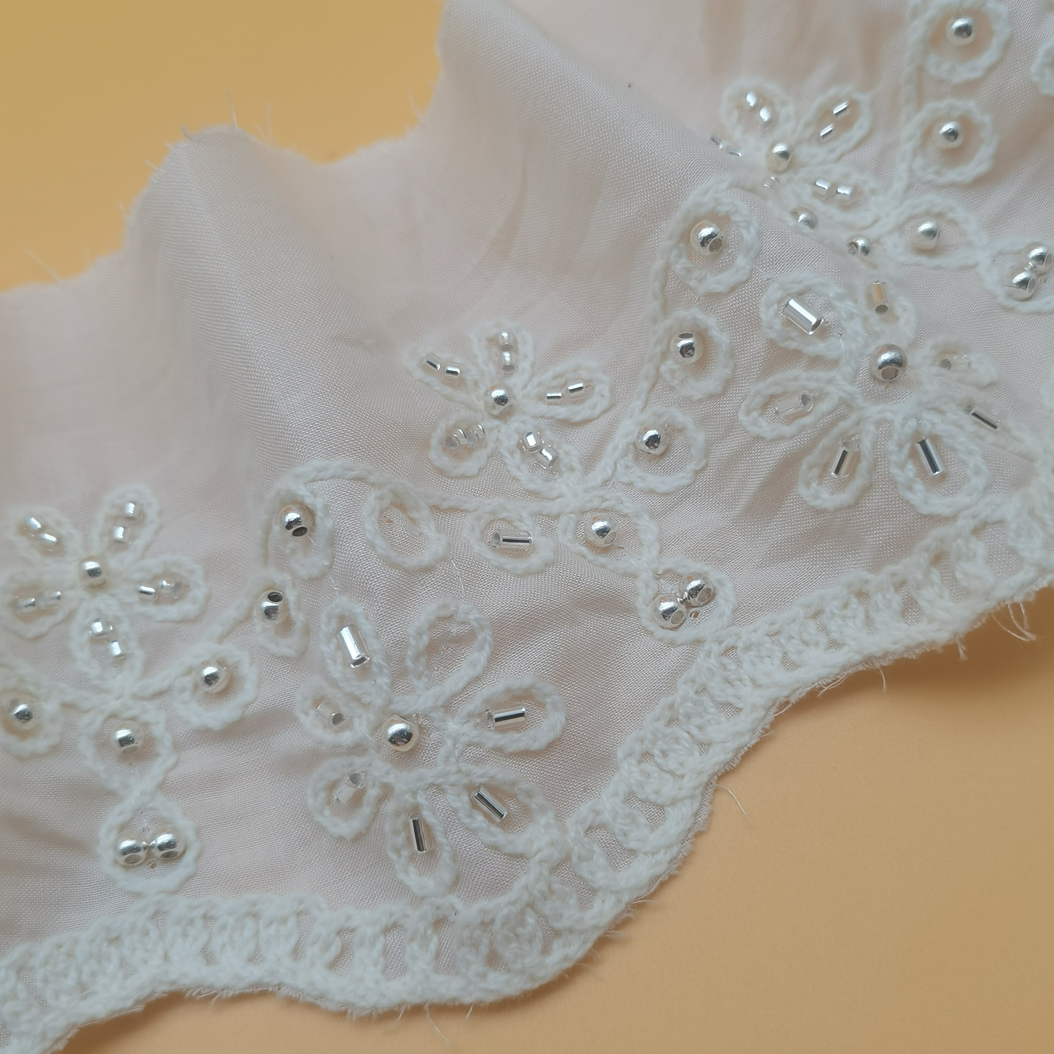 Wholesale 100% Cotton Beaded Lace Trim White Lace Fabric with Glass Beads for Women's Dress Design