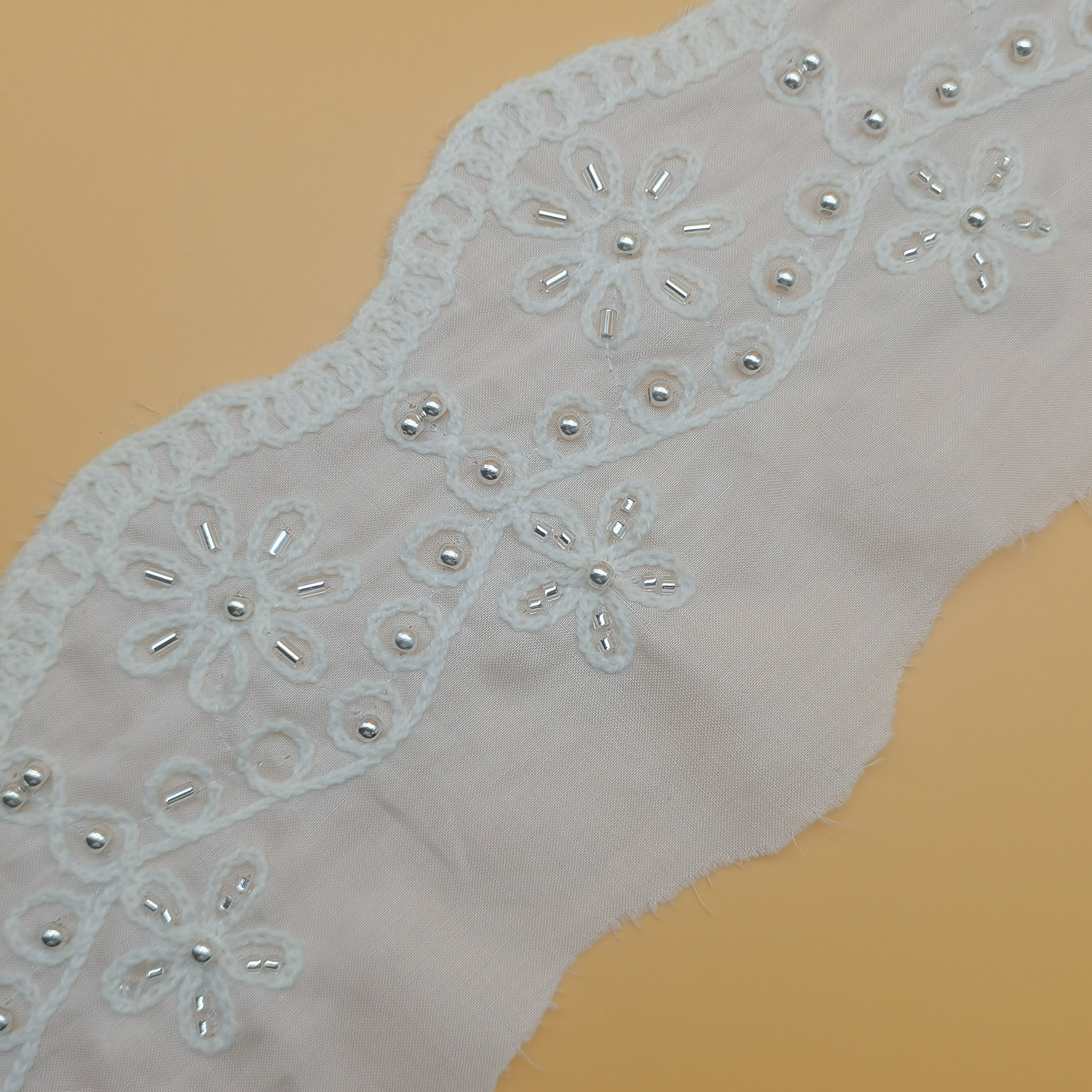 Wholesale 100% Cotton Beaded Lace Trim White Lace Fabric with Glass Beads for Women's Dress Design
