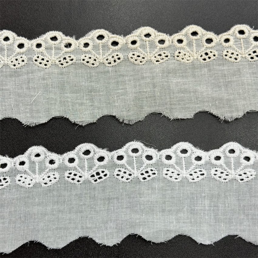 Fine woven cotton fabric carvend holes Trimming lace water soluble Embroidery border lace trim garment