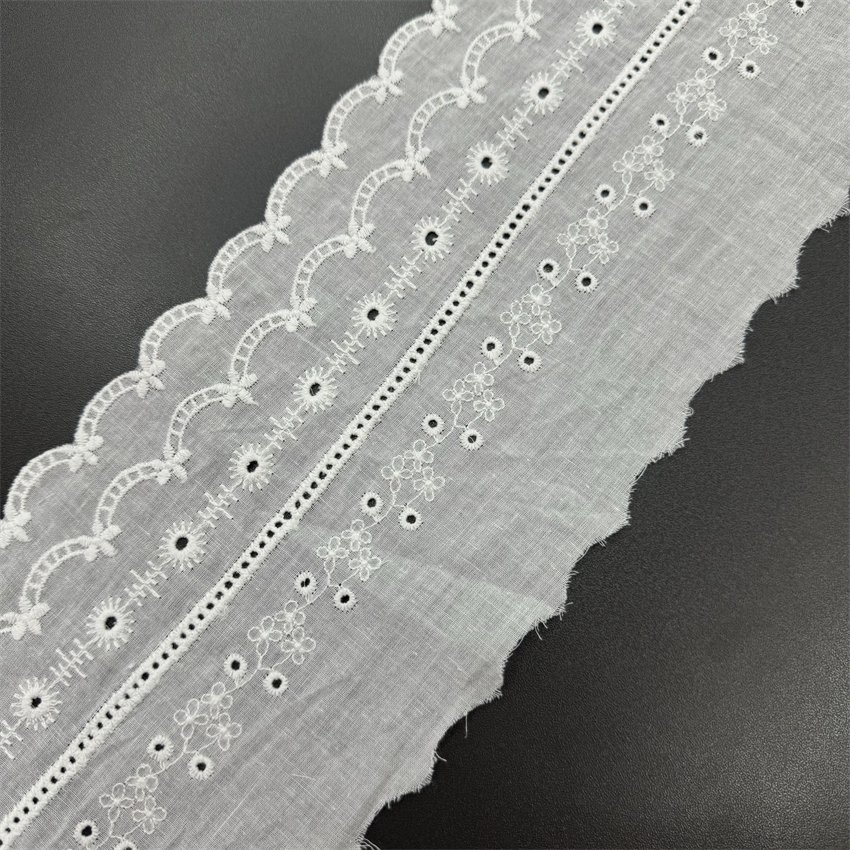 Fine woven cotton fabric carvend holes Trimming lace water soluble Embroidery border lace trim garment