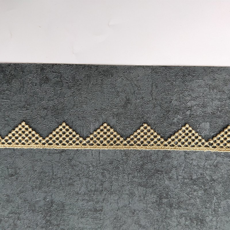 Hot Selling Classic Gold Lace Trim Precious Pure Garment Decorative Fabric 2cm Chemical Polyester Lace Trim