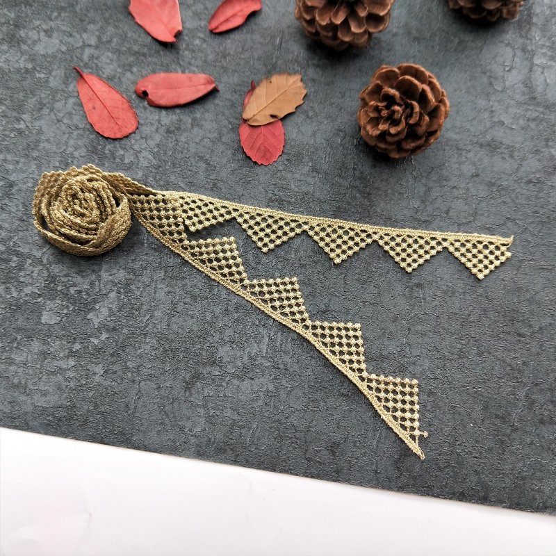 Hot Selling Classic Gold Lace Trim Precious Pure Garment Decorative Fabric 2cm Chemical Polyester Lace Trim