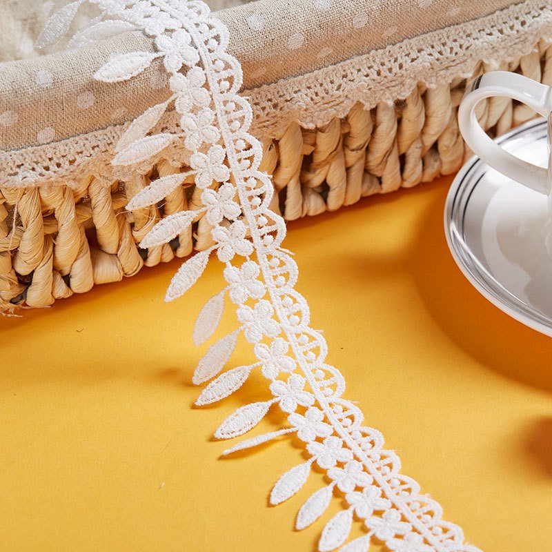 Water soluble embroidery lace trim exquisite workmanship white lace trim home textiles lace trimming border