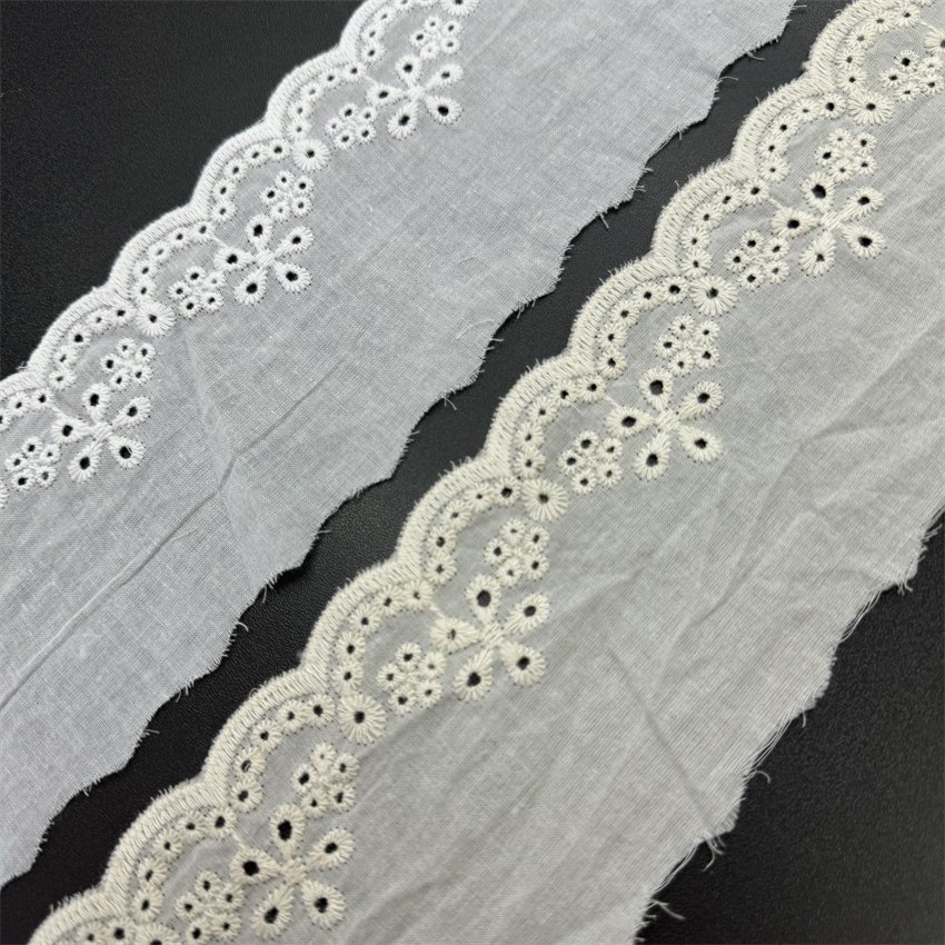 Fine woven cotton fabric carvend holes Trimming lace water soluble Embroidery border lace trim garment