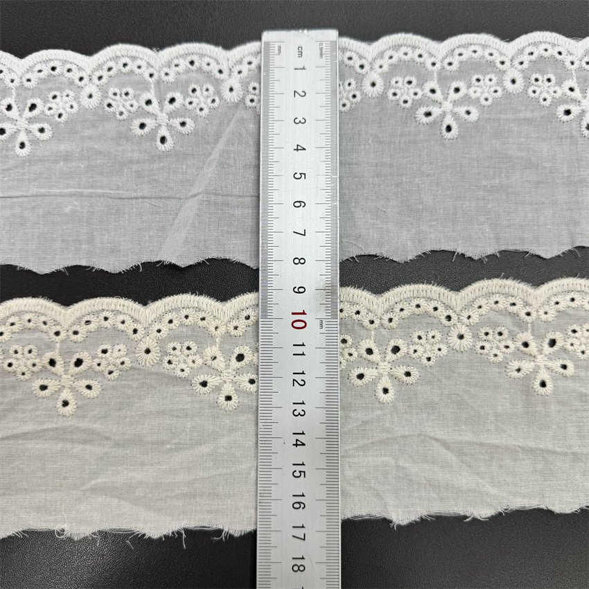 Fine woven cotton fabric carvend holes Trimming lace water soluble Embroidery border lace trim garment