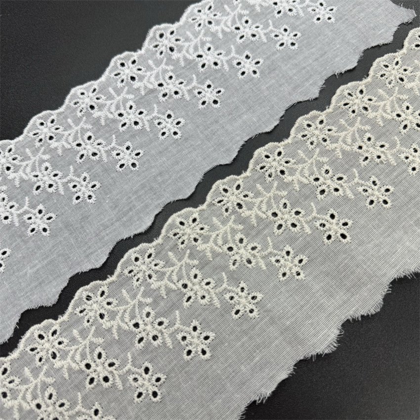 Fine woven cotton fabric carvend holes Trimming lace water soluble Embroidery border lace trim garment
