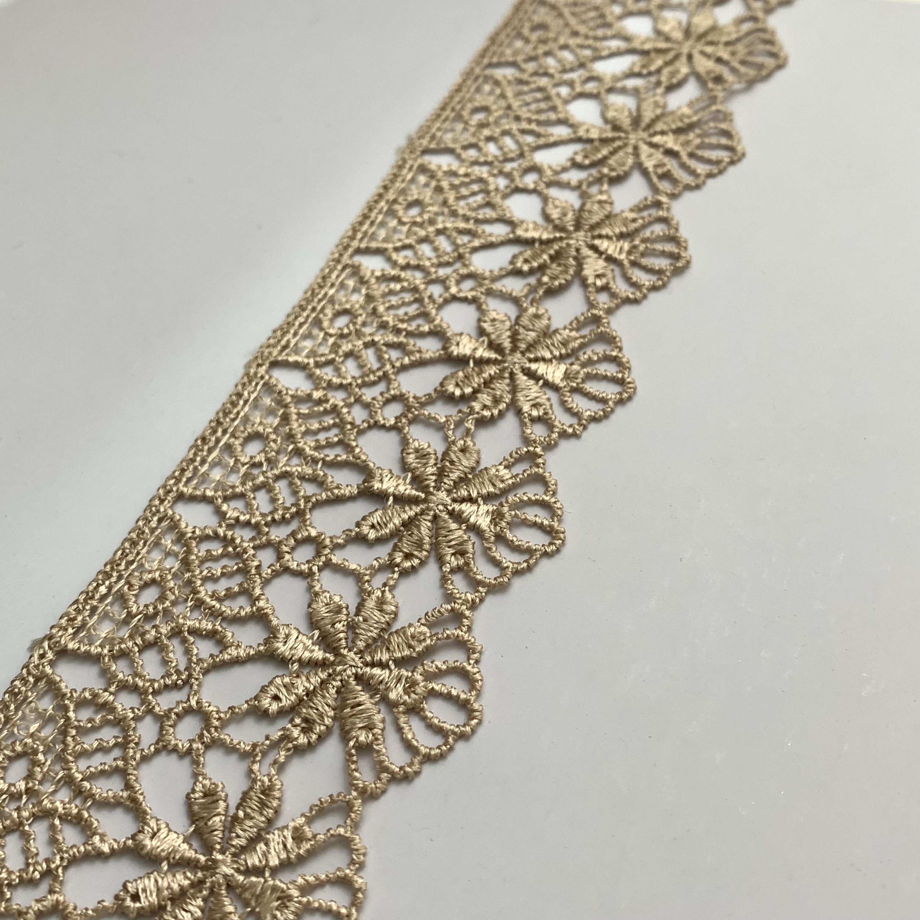 Various Styles Polyester Wholesale Flower Embroidered Fabric High Quality Renda Guipure Lace Fabric Trim