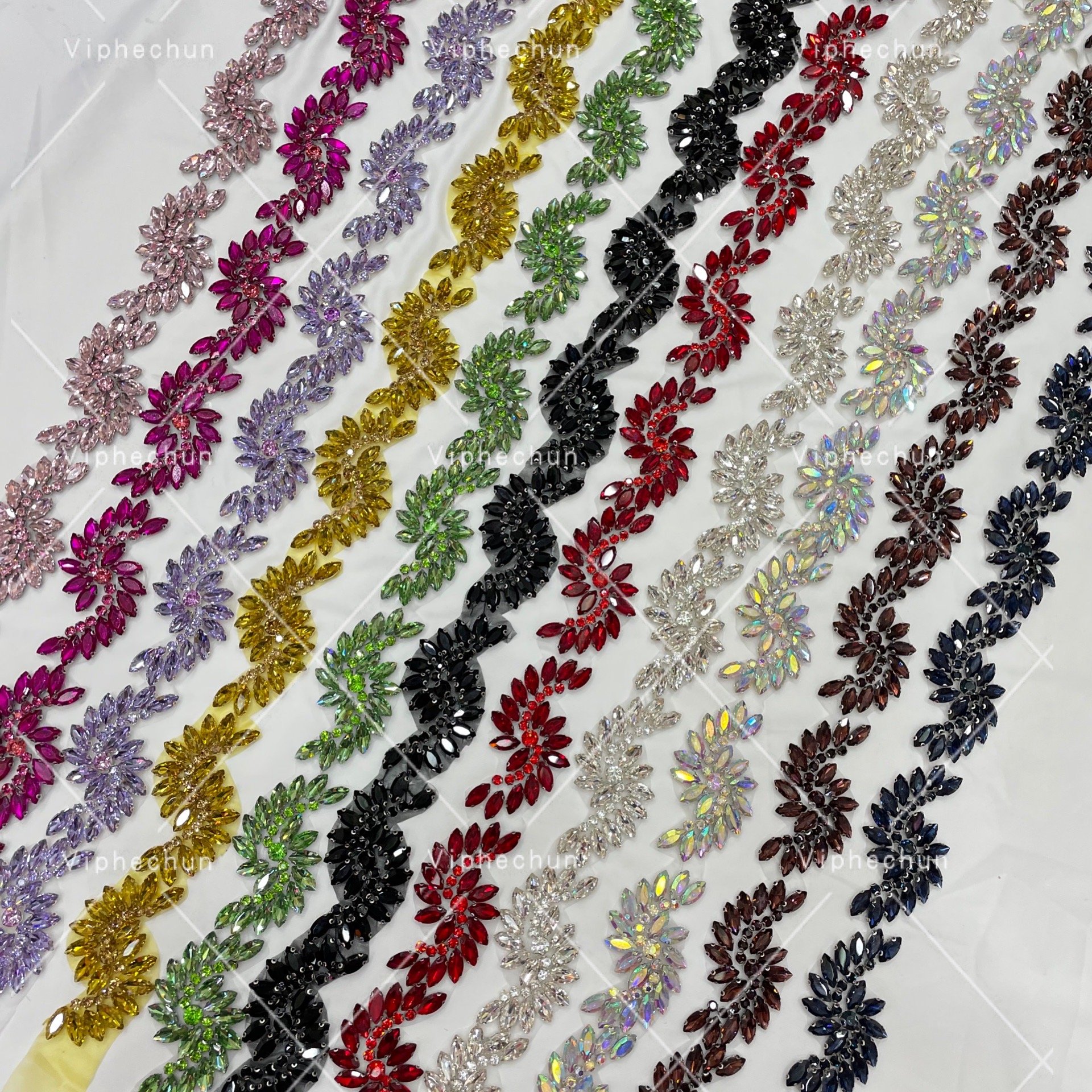 Wholesale good quality different colour rhinestone trim