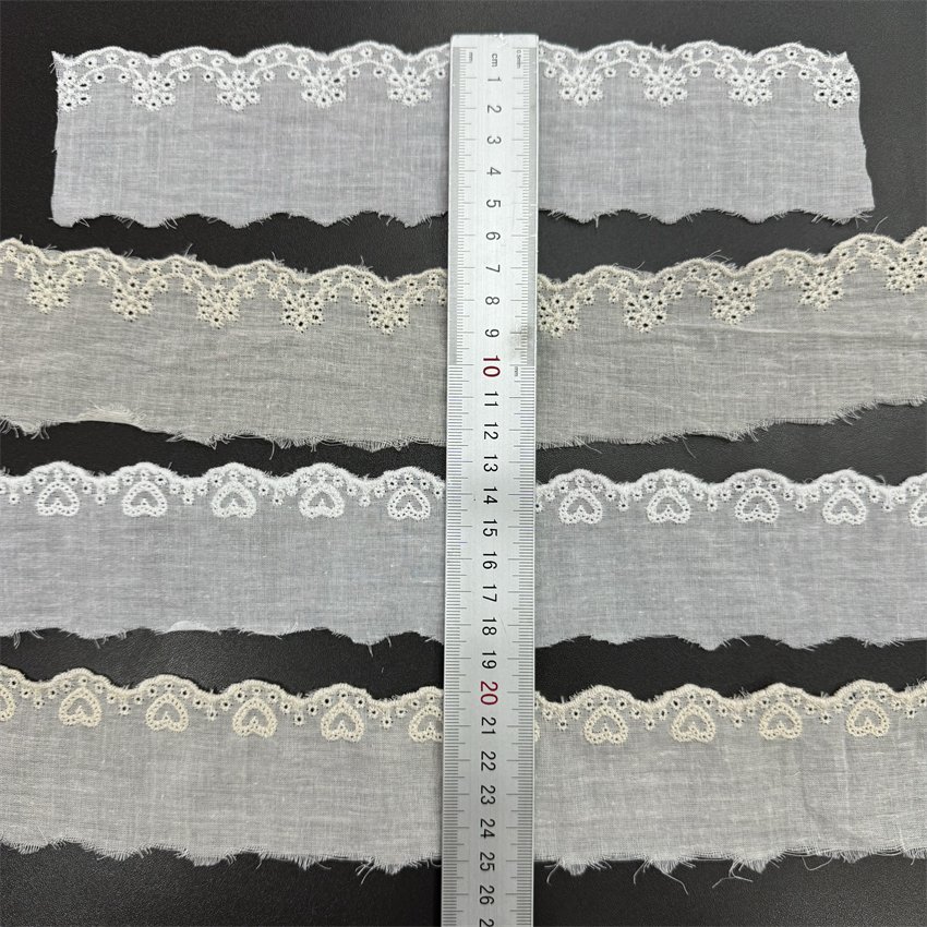 Fine woven cotton fabric carvend holes Trimming lace water soluble Embroidery border lace trim garment