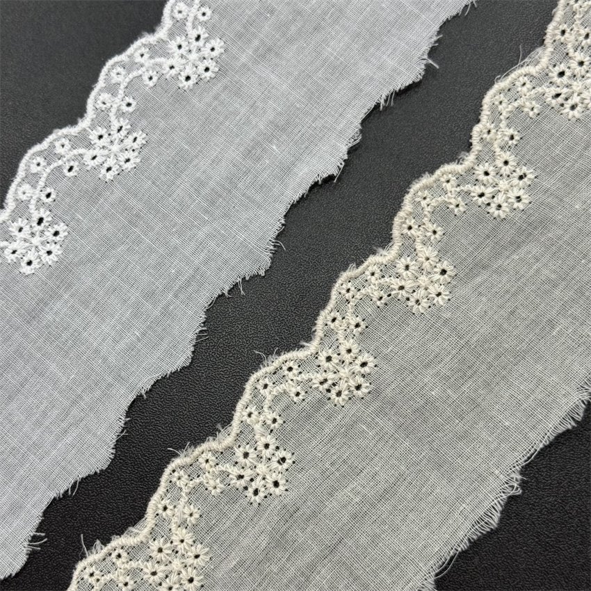 Fine woven cotton fabric carvend holes Trimming lace water soluble Embroidery border lace trim garment