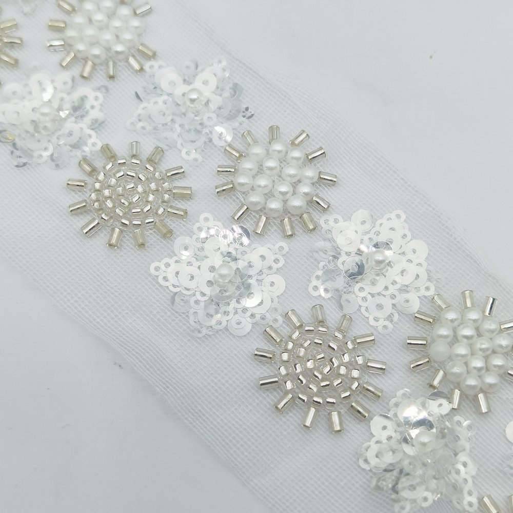 Guangdong Shantou Bao li Chi Milk lace clothing accessories fabric scarf robe belt wedding dress sequin beads white lace trim