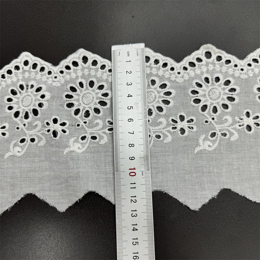 Fine woven cotton fabric carvend holes Trimming lace water soluble Embroidery border lace trim garment