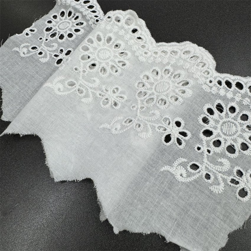 Fine woven cotton fabric carvend holes Trimming lace water soluble Embroidery border lace trim garment