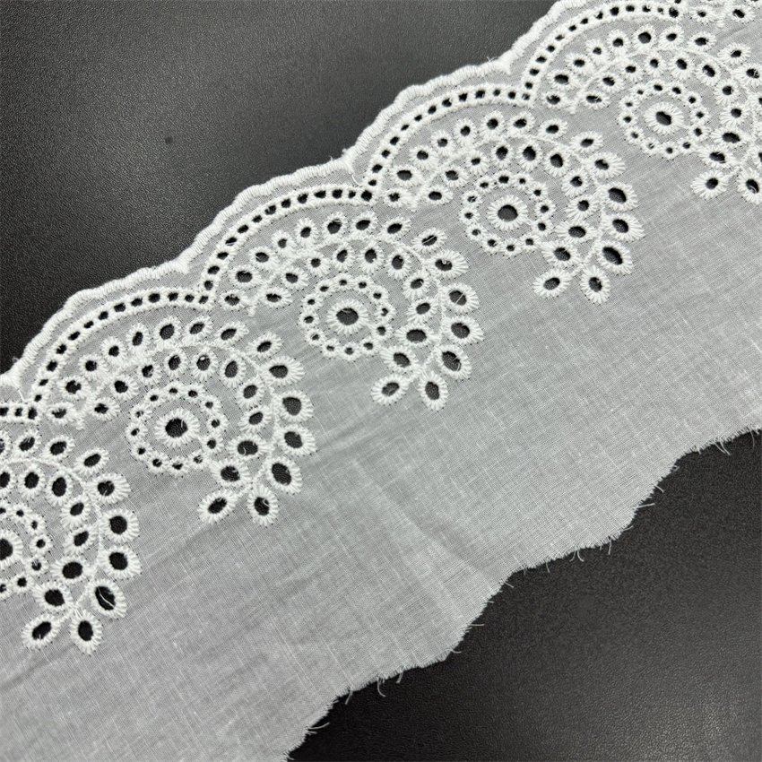 Fine woven cotton fabric carvend holes Trimming lace water soluble Embroidery border lace trim garment