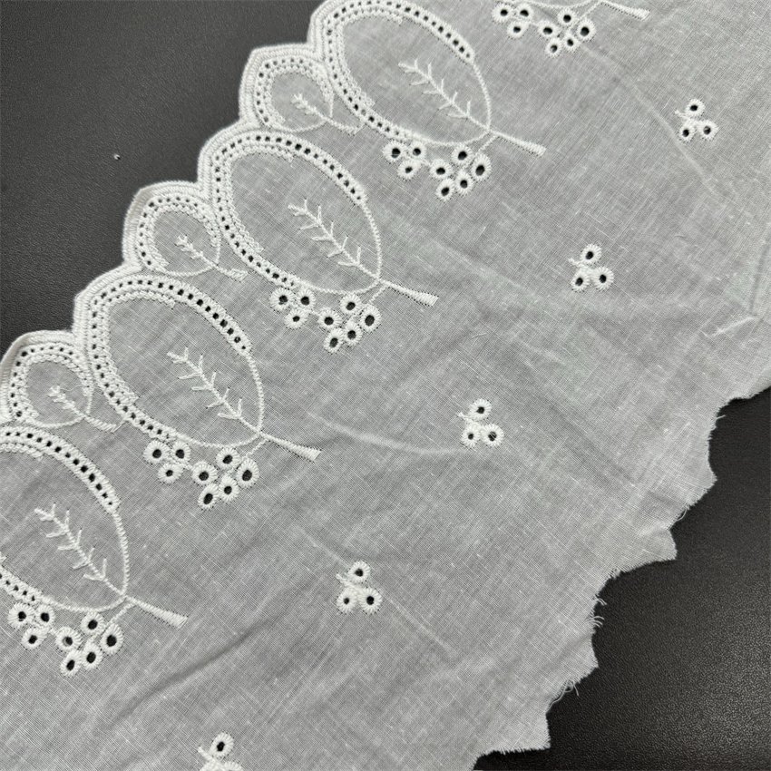 Fine woven cotton fabric carvend holes Trimming lace water soluble Embroidery border lace trim garment
