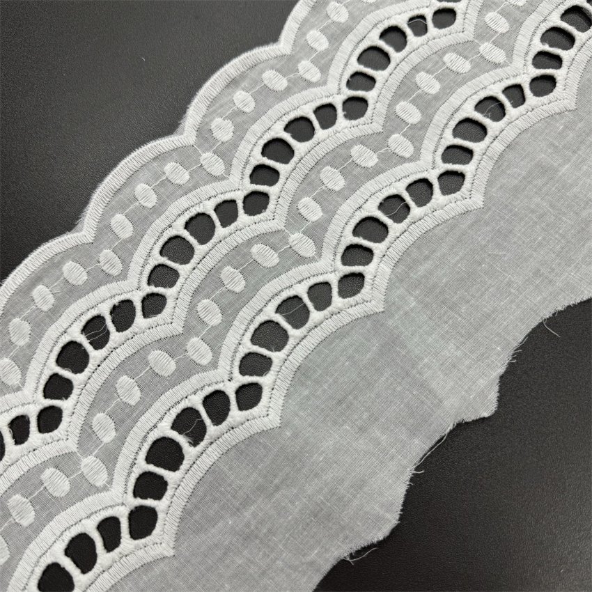 Fine woven cotton fabric carvend holes Trimming lace water soluble Embroidery border lace trim garment