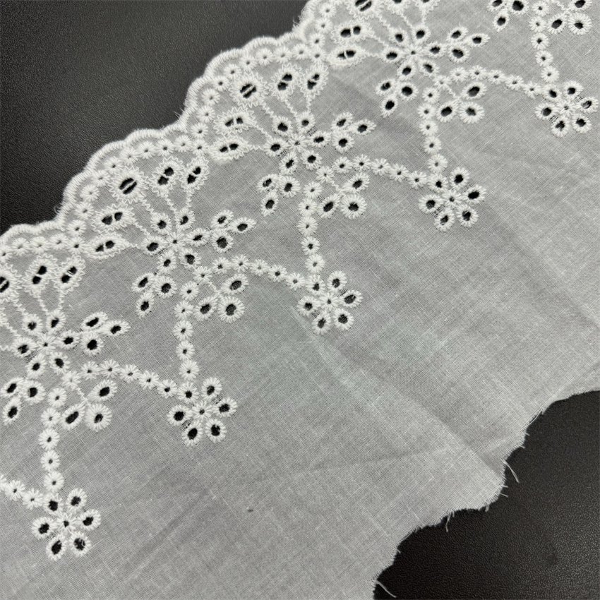 Fine woven cotton fabric carvend holes Trimming lace water soluble Embroidery border lace trim garment