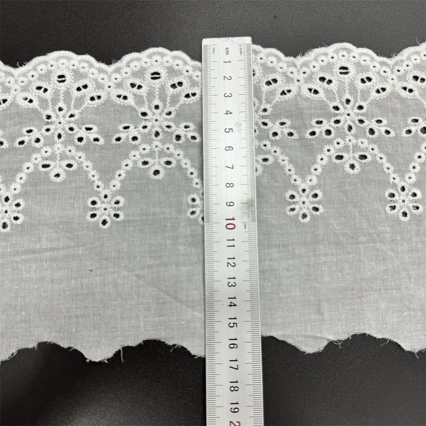 Fine woven cotton fabric carvend holes Trimming lace water soluble Embroidery border lace trim garment