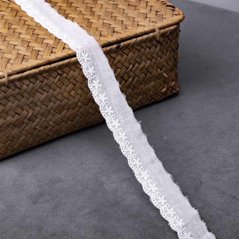 Crocheted Garment Lace Trimming Embroidery White Cotton Lace Trims For Women Dress Garment
