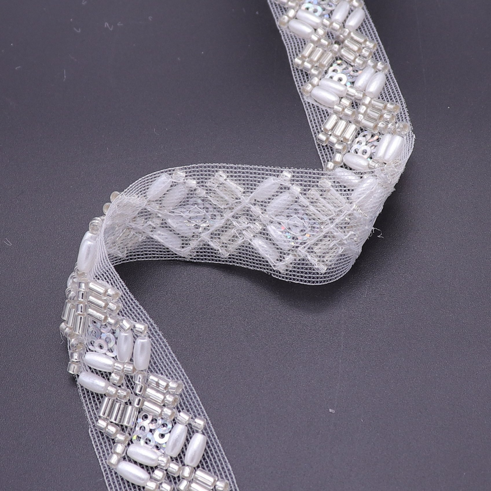 Customized Best Designer Beaded Lace Applique Trim Beaded Embroidered Tape Pearl Trim Lace