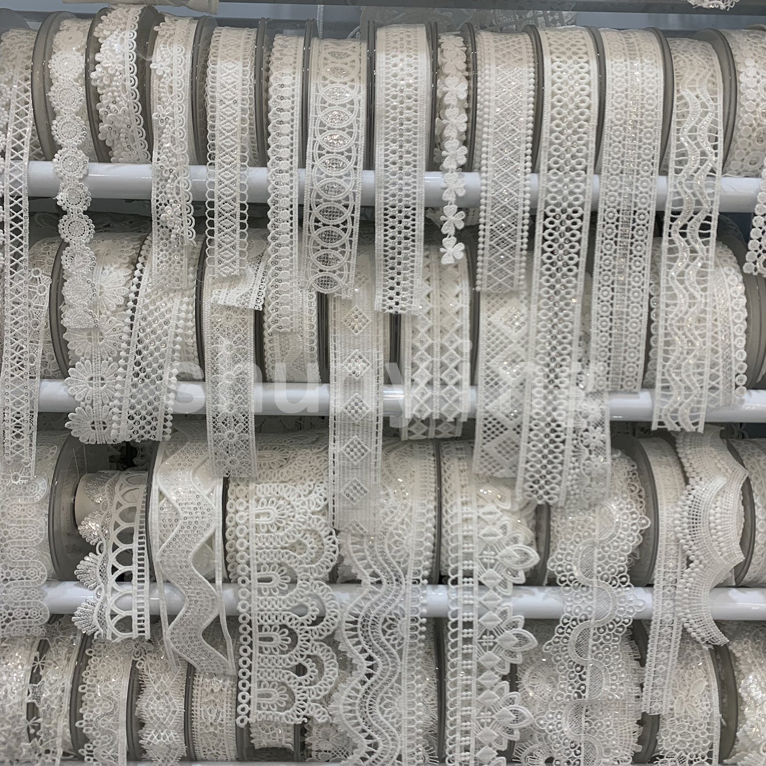 Wholesale Price Cotton White Fancy Shiny Lace Chemical Embroidery Sequin Milk Silk Lace Trim