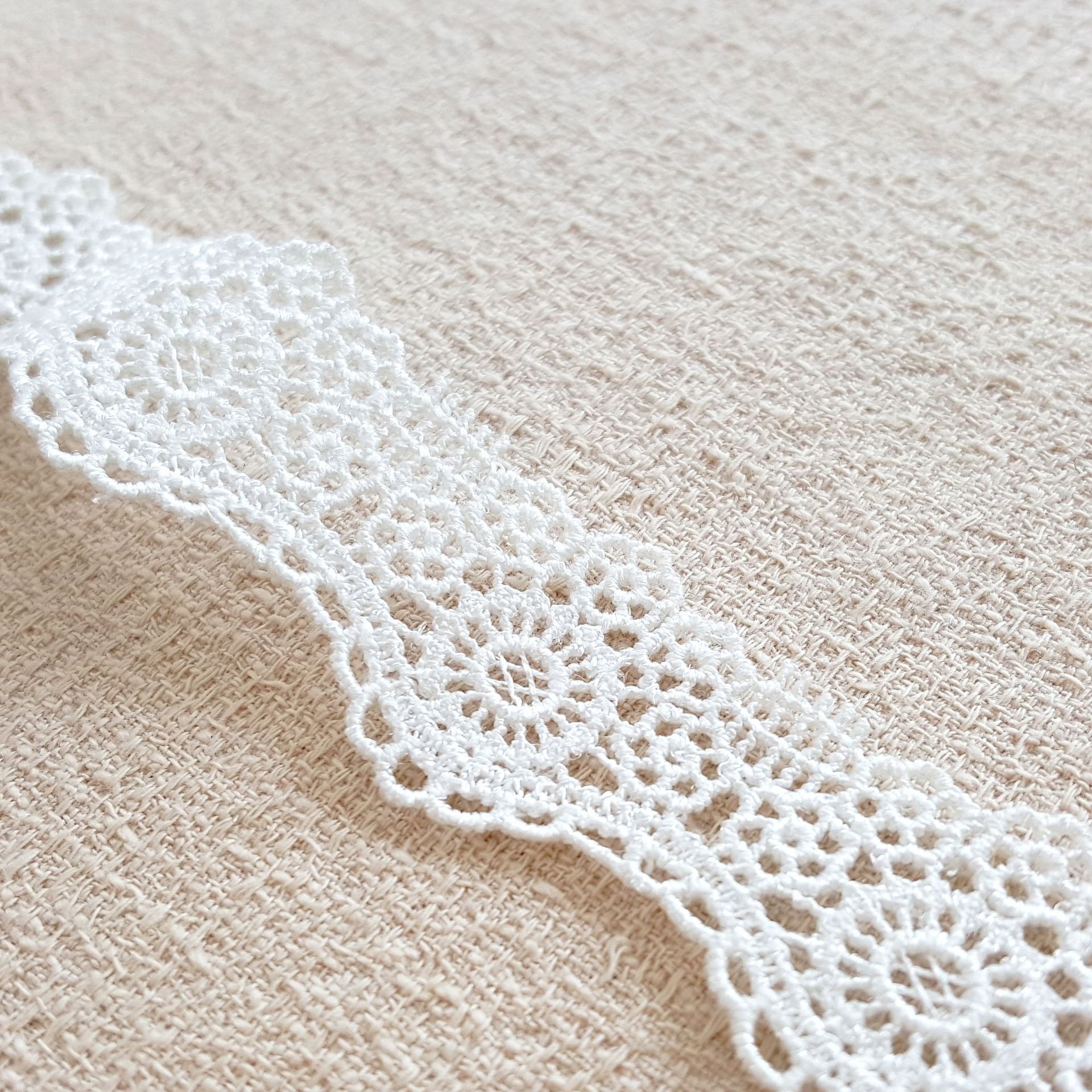Factory Wholesale Cheap Polyester Dentelle White Guipure Embroidefactory wholesale cheap polyester ry Lace Curtain Fabric Trim