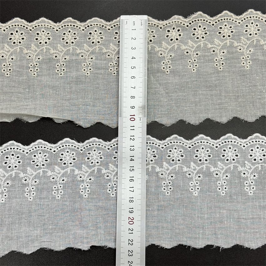 Fine woven cotton fabric carvend holes Trimming lace water soluble Embroidery border lace trim garment