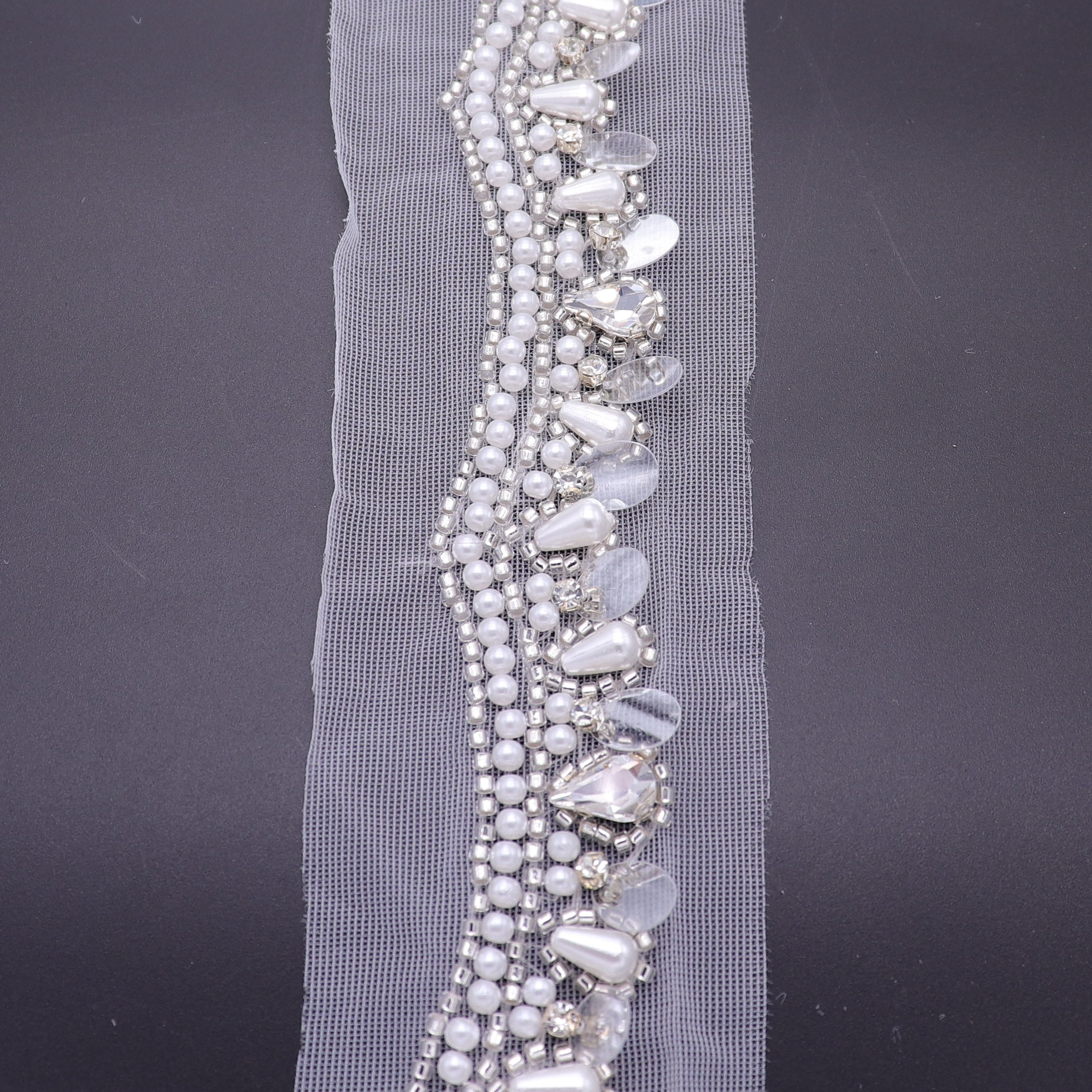 New Desgin Wholesale Beaded Lace Appliques Lace Trims Evening Dress Decorative Embroidery Lace Trim