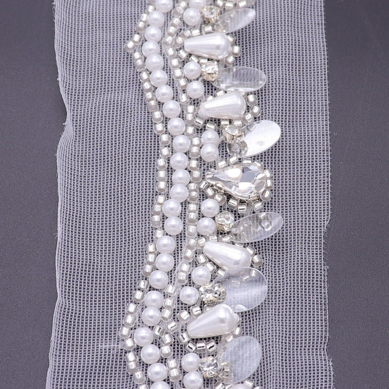 New Desgin Wholesale Beaded Lace Appliques Lace Trims Evening Dress Decorative Embroidery Lace Trim