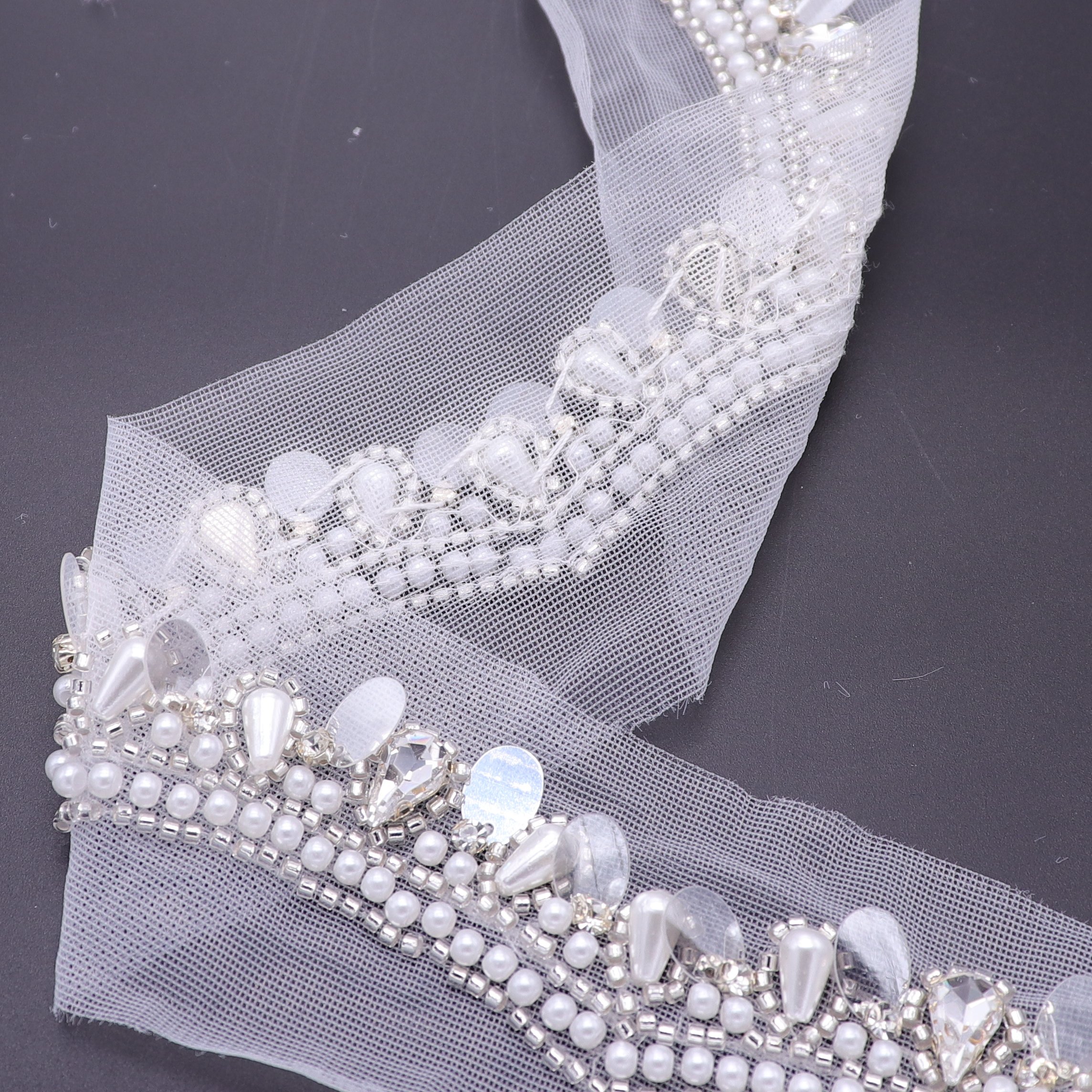 New Desgin Wholesale Beaded Lace Appliques Lace Trims Evening Dress Decorative Embroidery Lace Trim