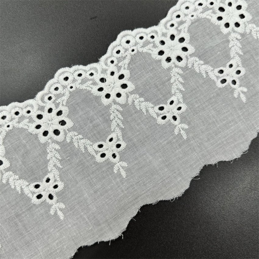 Fine woven cotton fabric carvend holes Trimming lace water soluble Embroidery border lace trim garment
