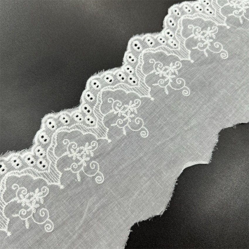 Fine woven cotton fabric carvend holes Trimming lace water soluble Embroidery border lace trim garment