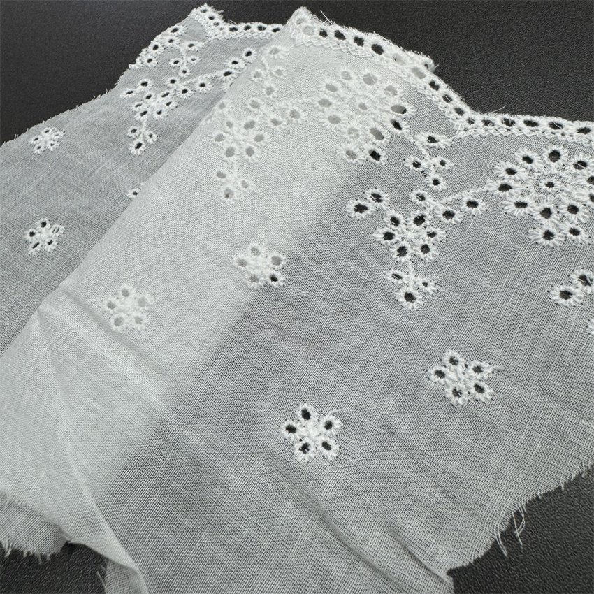 Fine woven cotton fabric carvend holes Trimming lace water soluble Embroidery border lace trim garment