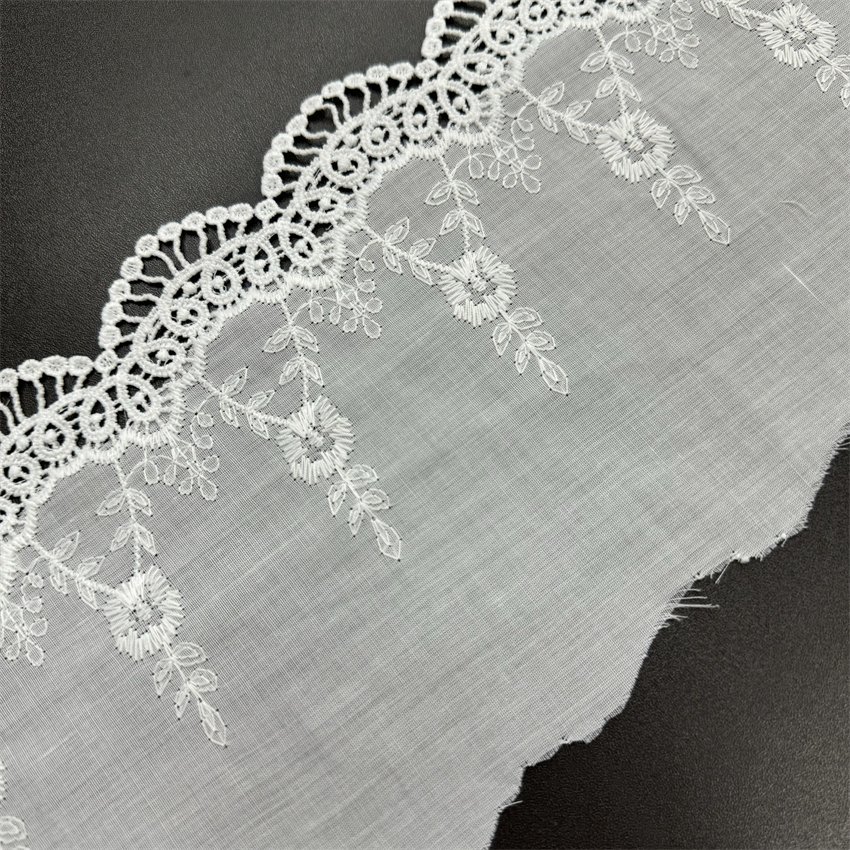 Fine woven cotton fabric carvend holes Trimming lace water soluble Embroidery border lace trim garment