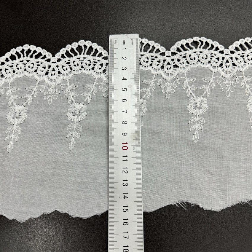 Fine woven cotton fabric carvend holes Trimming lace water soluble Embroidery border lace trim garment