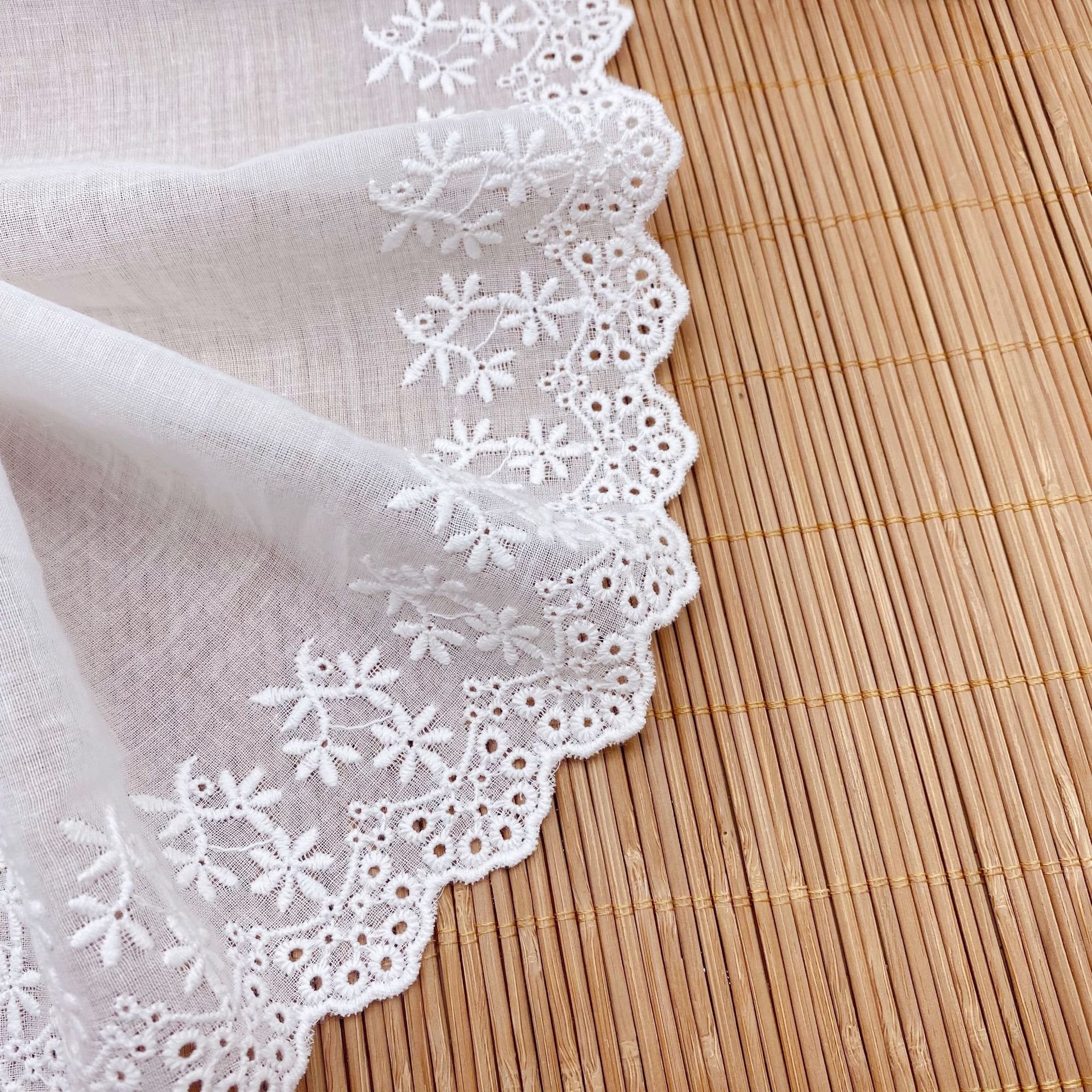 L1908 100% Cotton Embroidery Lace Trim White Flower Design Fabric for Women's Wedding Dresses