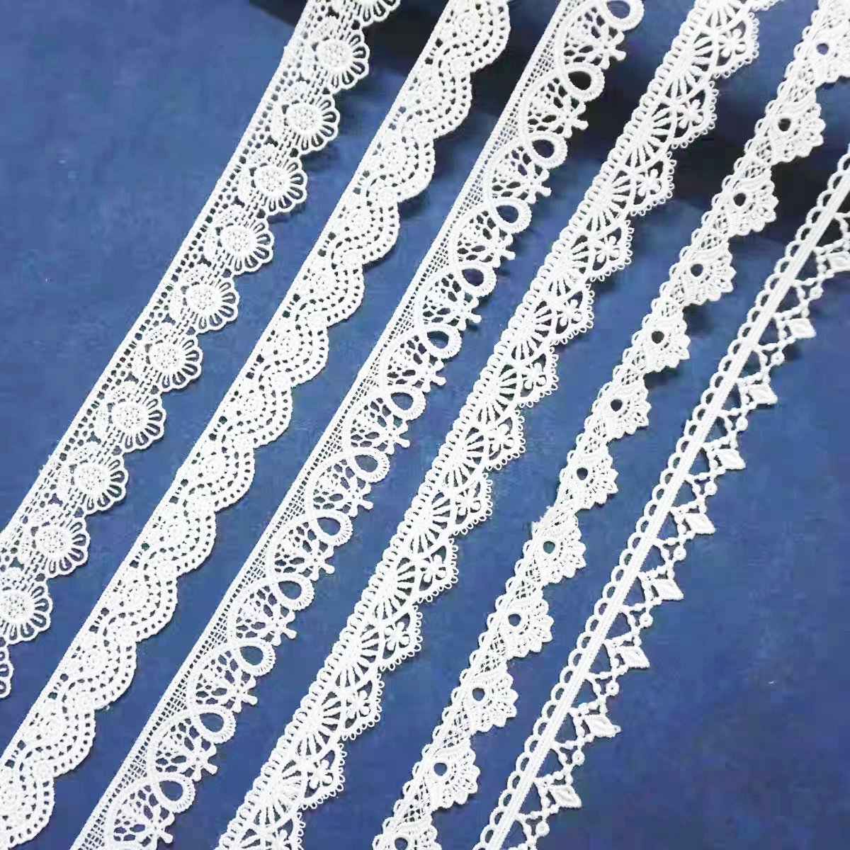Spot wholesale price 1.8 cm wide polyester fine lace trim for clothing
