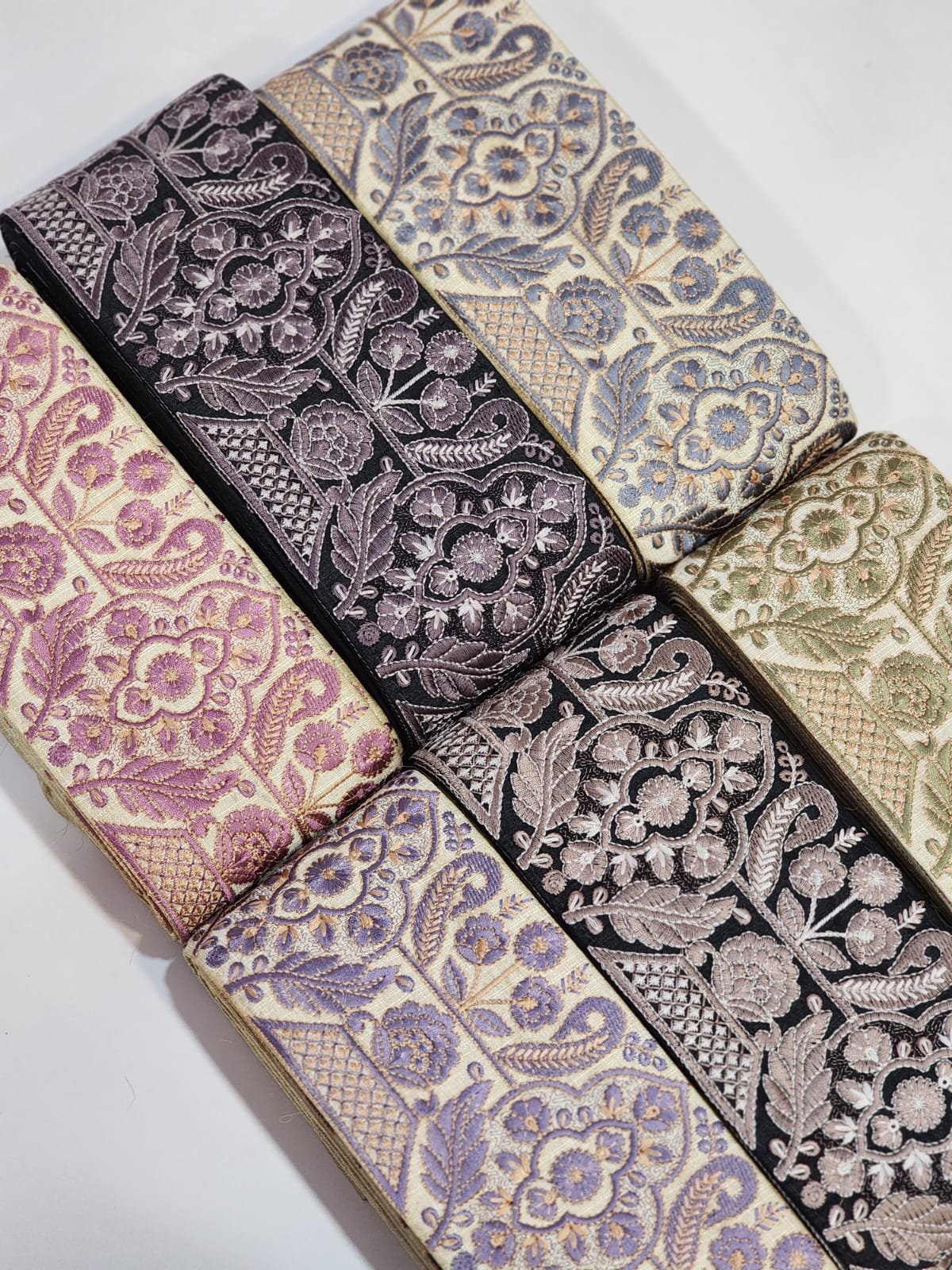 In Stock Narrow Vintage Lace Trim Floral Braided Wire Gold Sequin Embroidery Bias Tape Ethnic Style Trim
