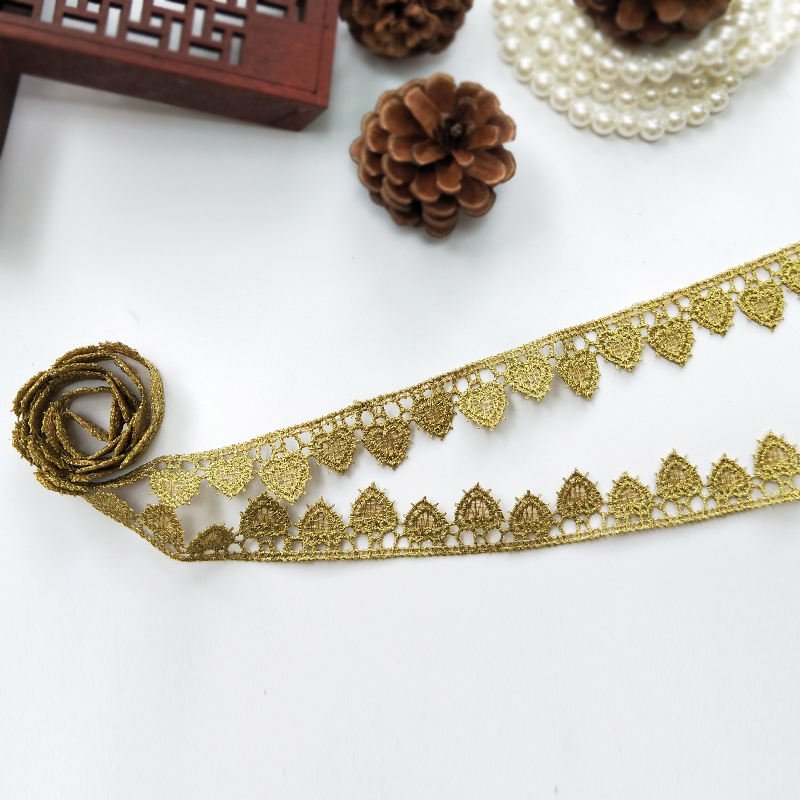 AFactory Direct Selling Gold Love Tooth Lace Trimming Weddings High Embroidered Metal Lace J01 2cm Wholesale Curtain Flowers J01