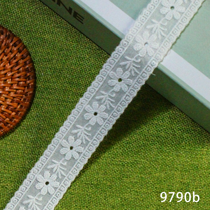 Low price embroidery flowers dry lace embroidered patch laces trimming for women