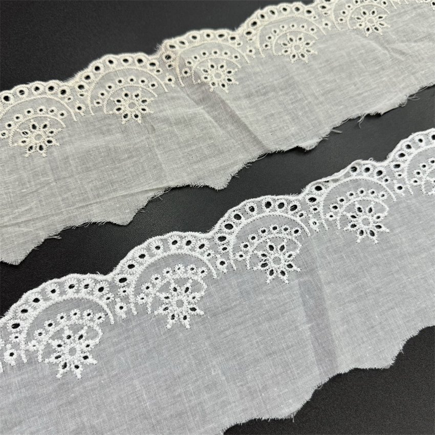 Fine woven cotton fabric carvend holes Trimming lace water soluble Embroidery border lace trim garment