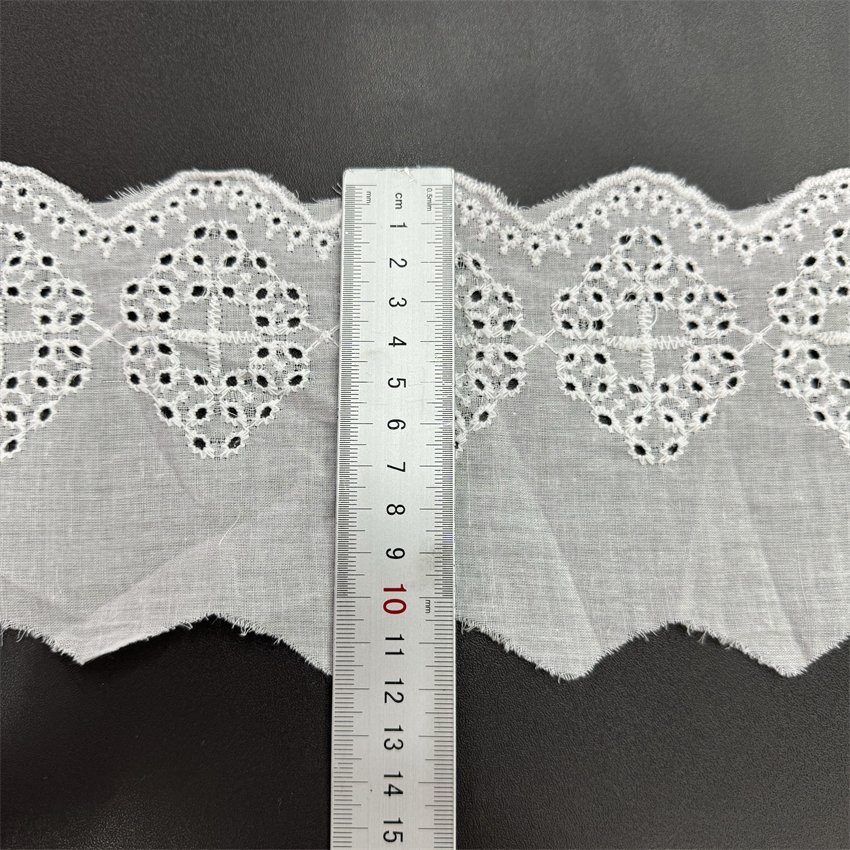 Fine woven cotton fabric carvend holes Trimming lace water soluble Embroidery border lace trim garment